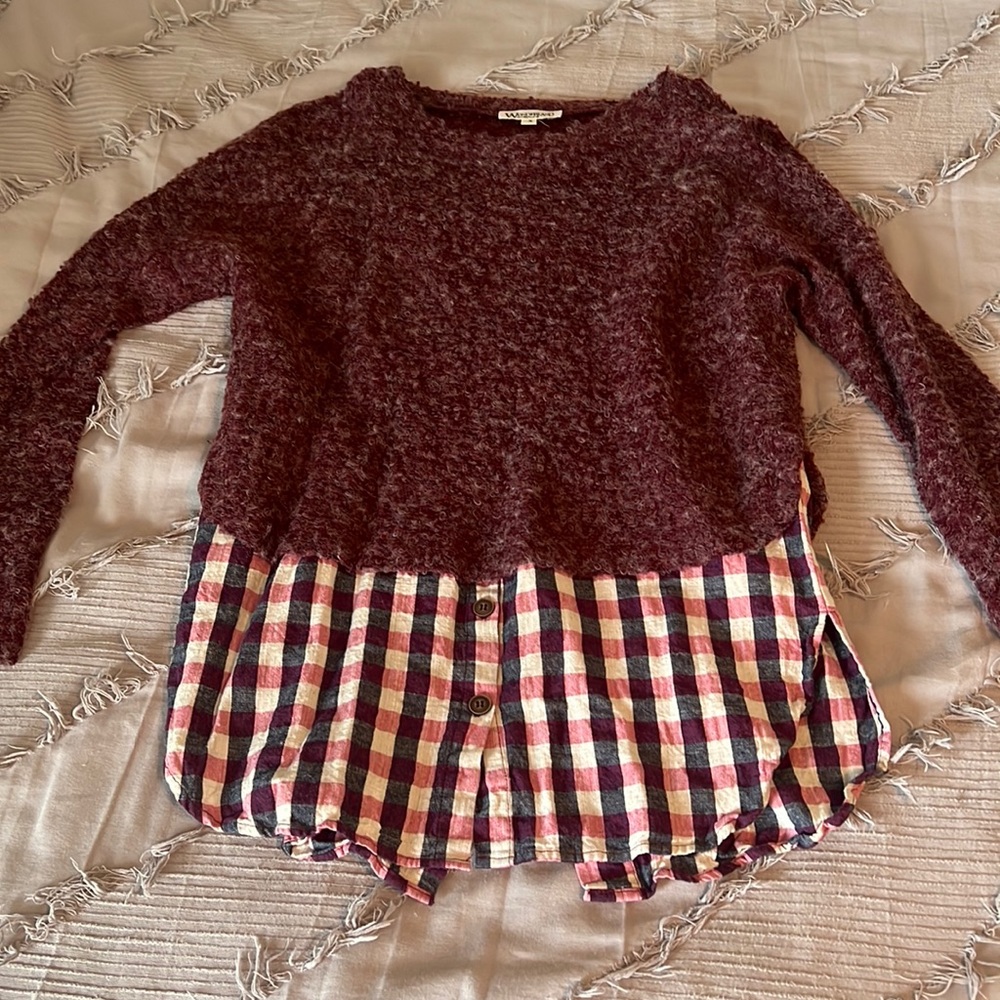 Maroon sweater